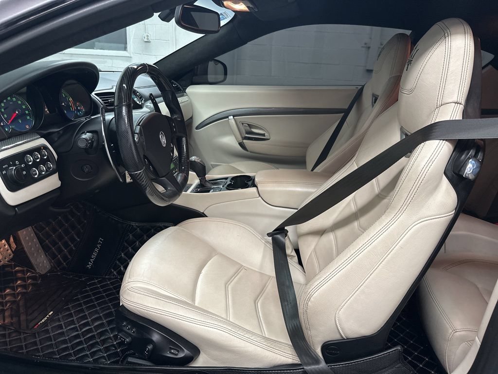 Used 2015 Maserati GranTurismo Sport RWD image 19