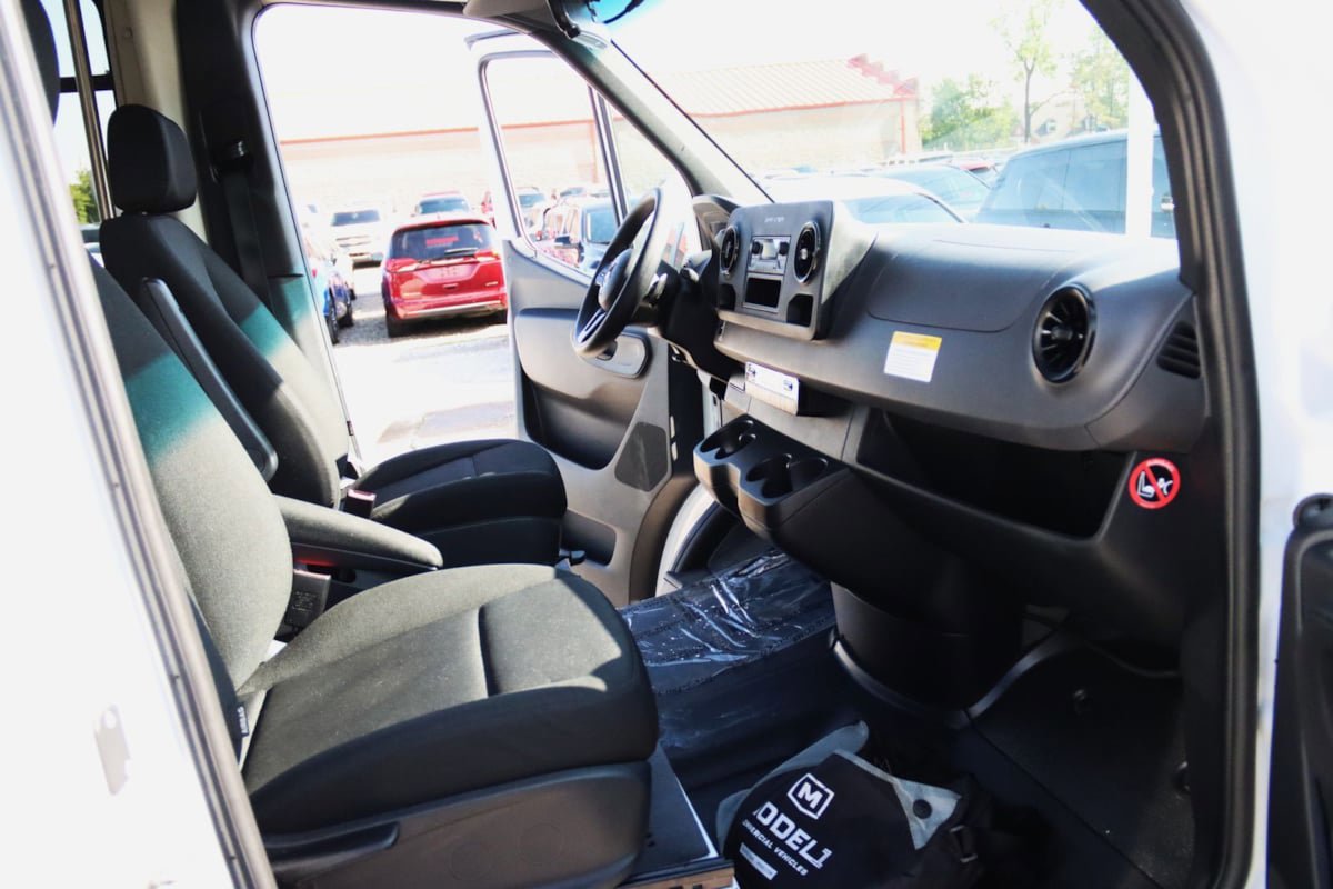Used 2022 Mercedes-Benz Sprinter 3500 image 34