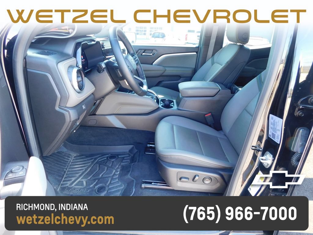 Used 2025 Chevrolet Colorado ZR2 w/ Technology Package AWD/4WD image 15