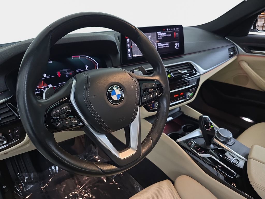 Certified 2022 BMW 530i xDrive w/ Convenience Package AWD/4WD image 16