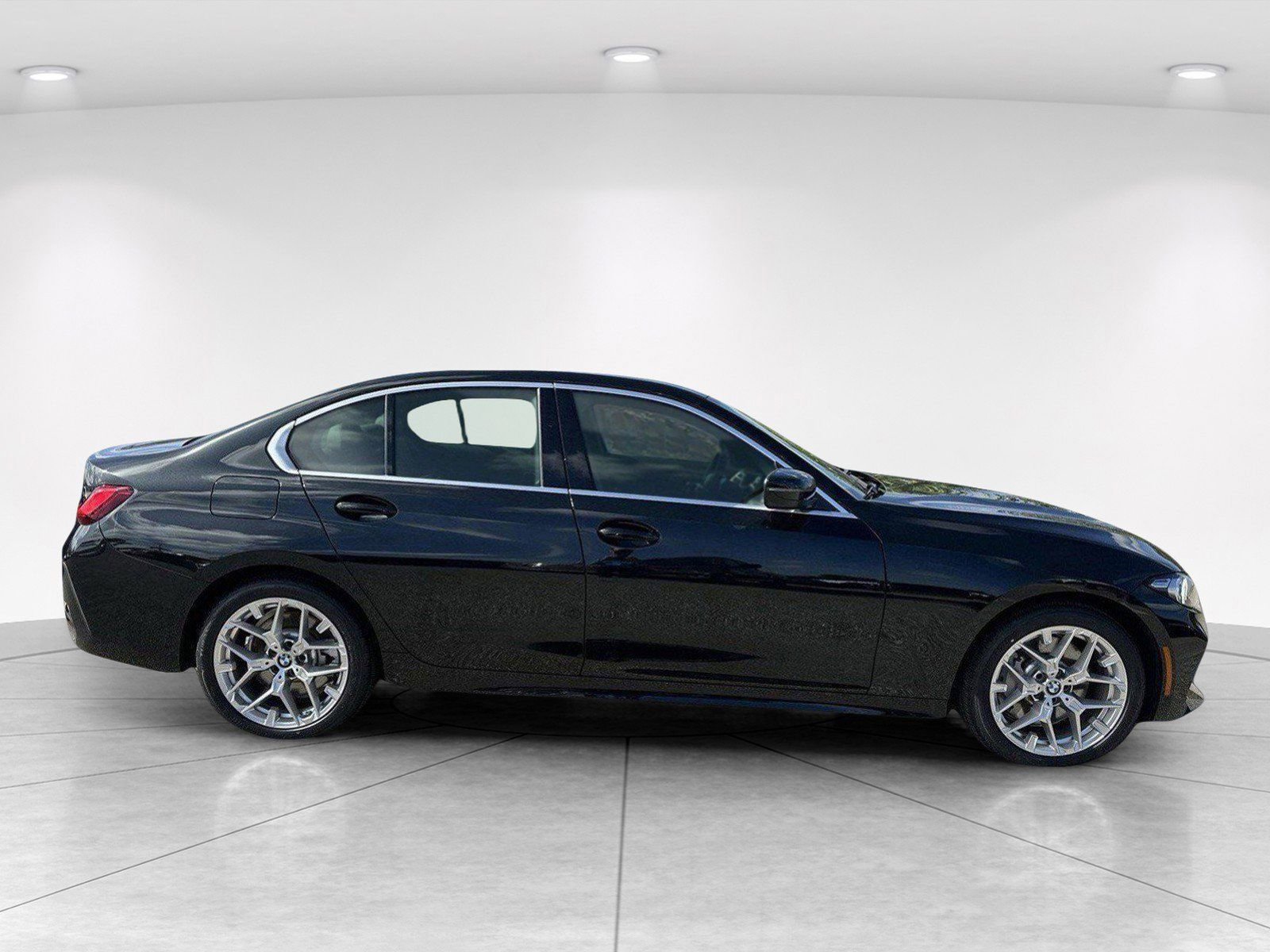 Certified 2025 BMW 330i Sedan RWD image 3