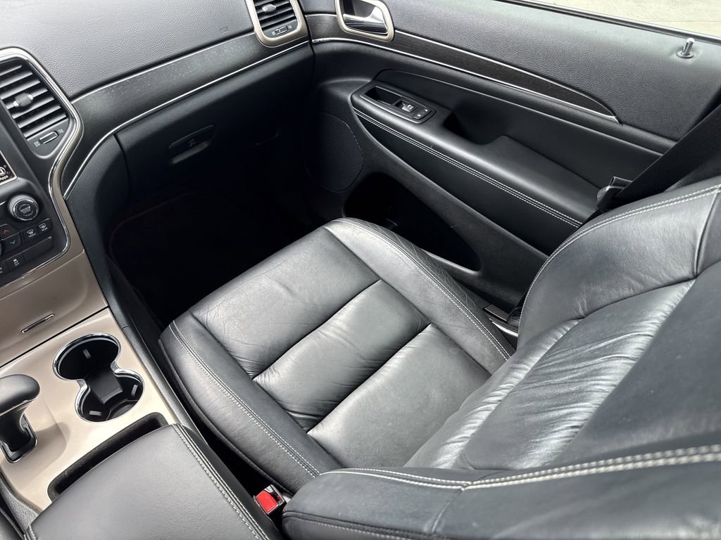 Used 2015 Jeep Grand Cherokee Limited w/ Trailer Tow Group IV image 27