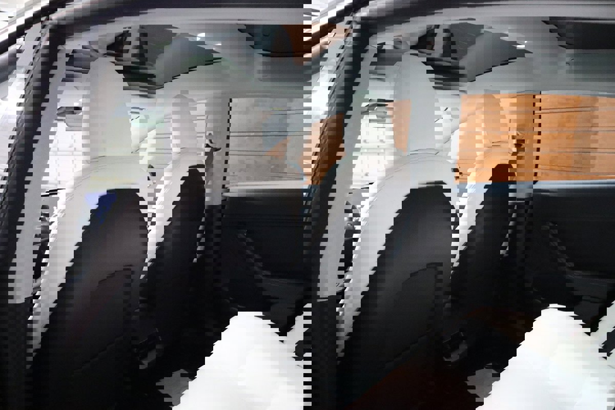 Used 2023 Tesla Model 3 Standard Range image 64