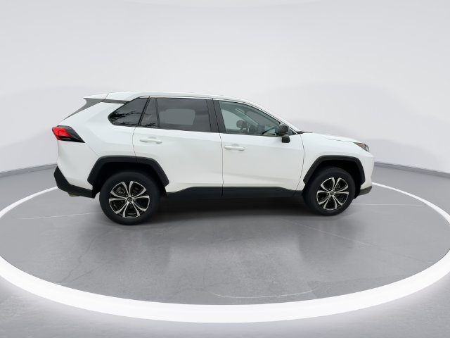 Used 2022 Toyota RAV4 LE FWD image 9