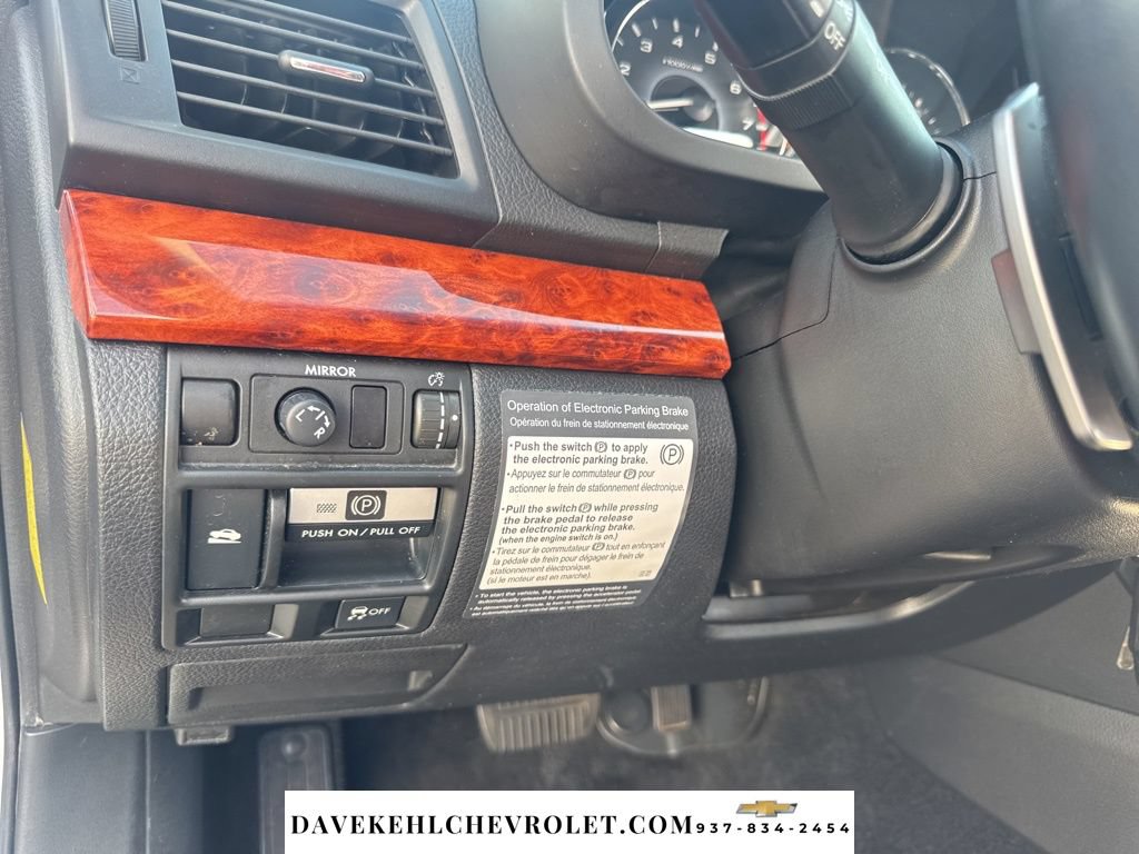 Used 2010 Subaru Outback 2.5i Limited AWD/4WD image 12