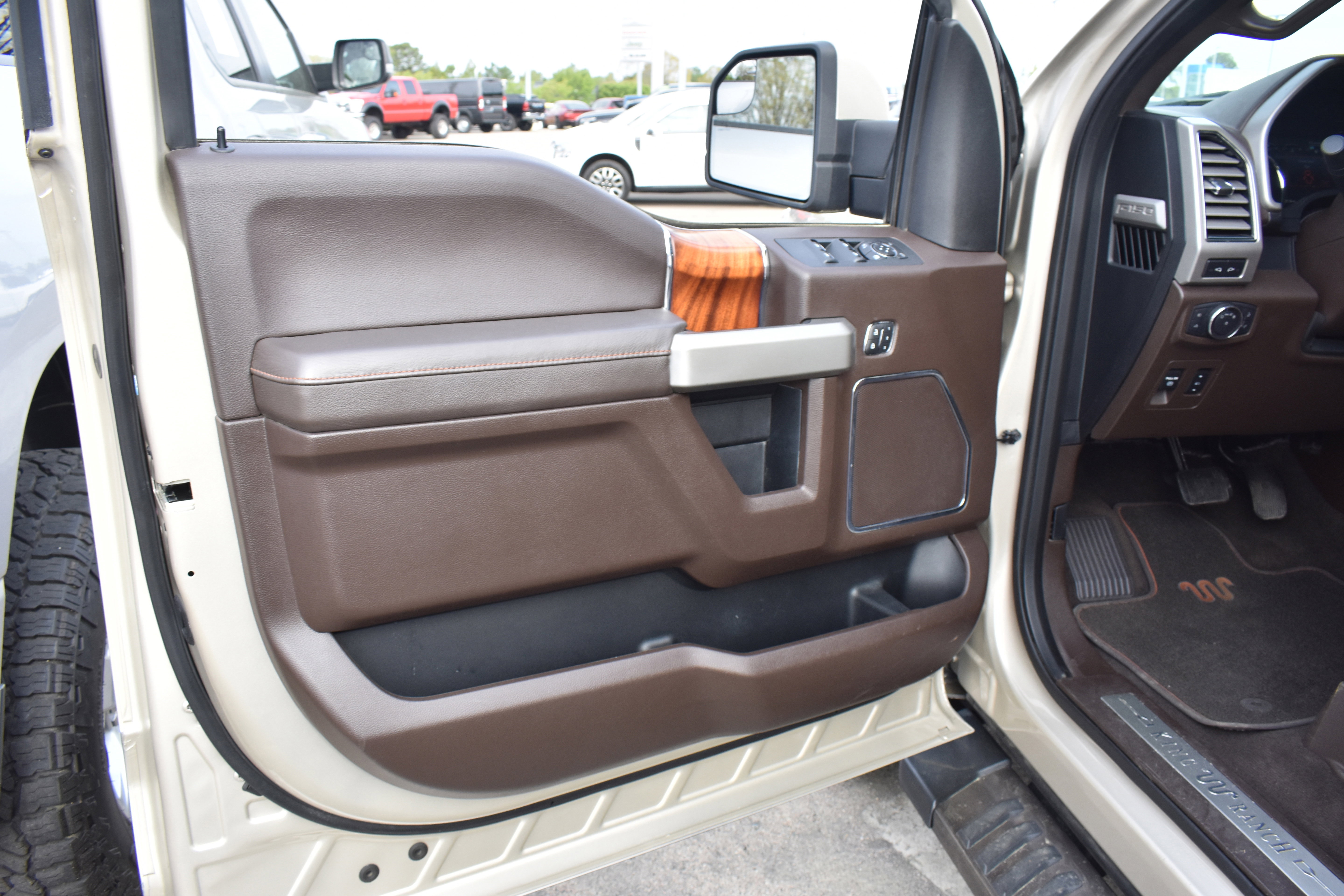 Used 2018 Ford F150 King Ranch image 25