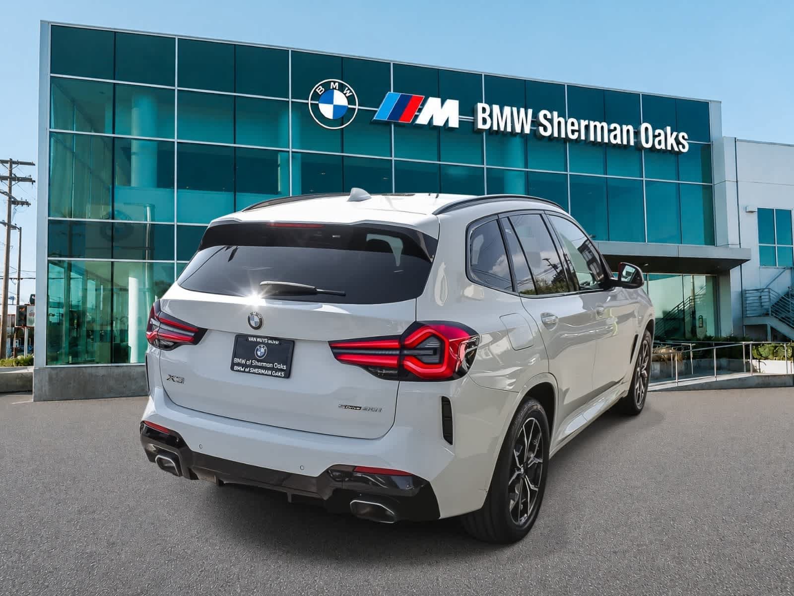 Used 2024 BMW X3 sDrive30i w/ Premium Package RWD image 4
