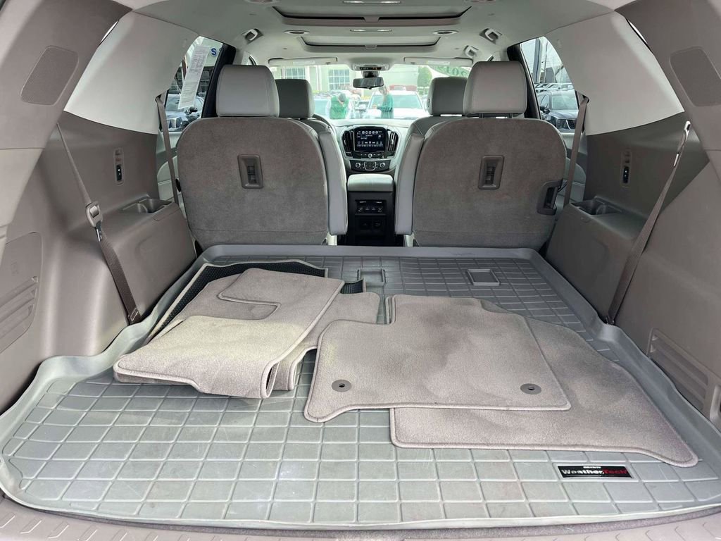 Used 2019 Chevrolet Traverse LT w/ LT Premium Package image 7