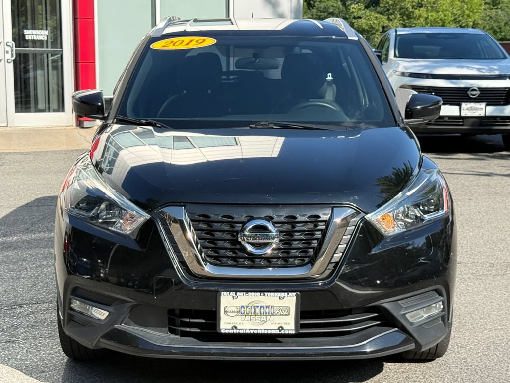 Used 2019 Nissan Kicks SR FWD image 2