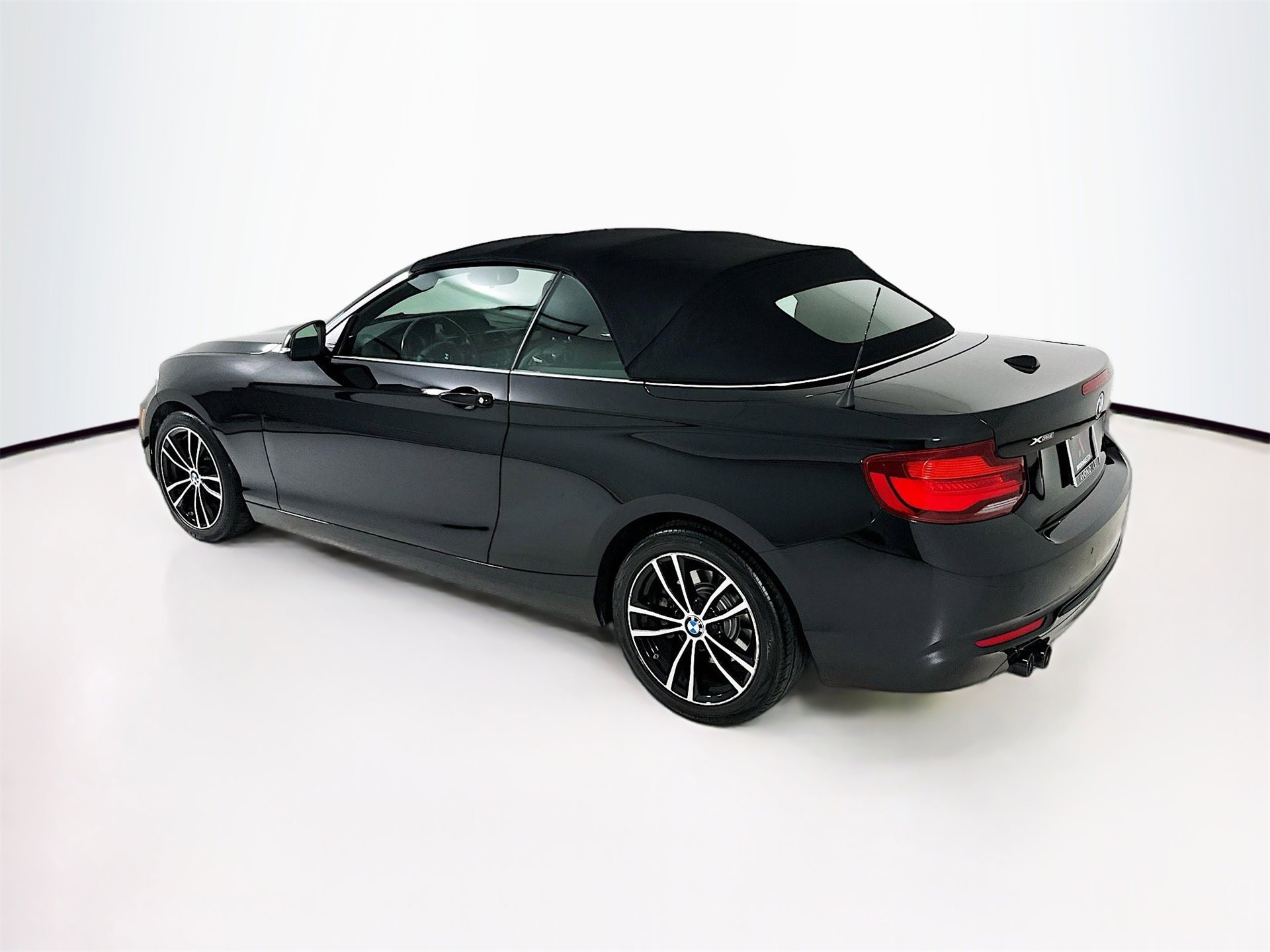 Used 2020 BMW 230i xDrive Convertible image 6