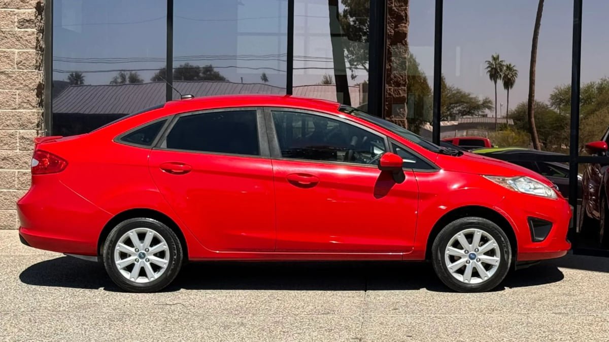 Used 2012 Ford Fiesta SE FWD image 14
