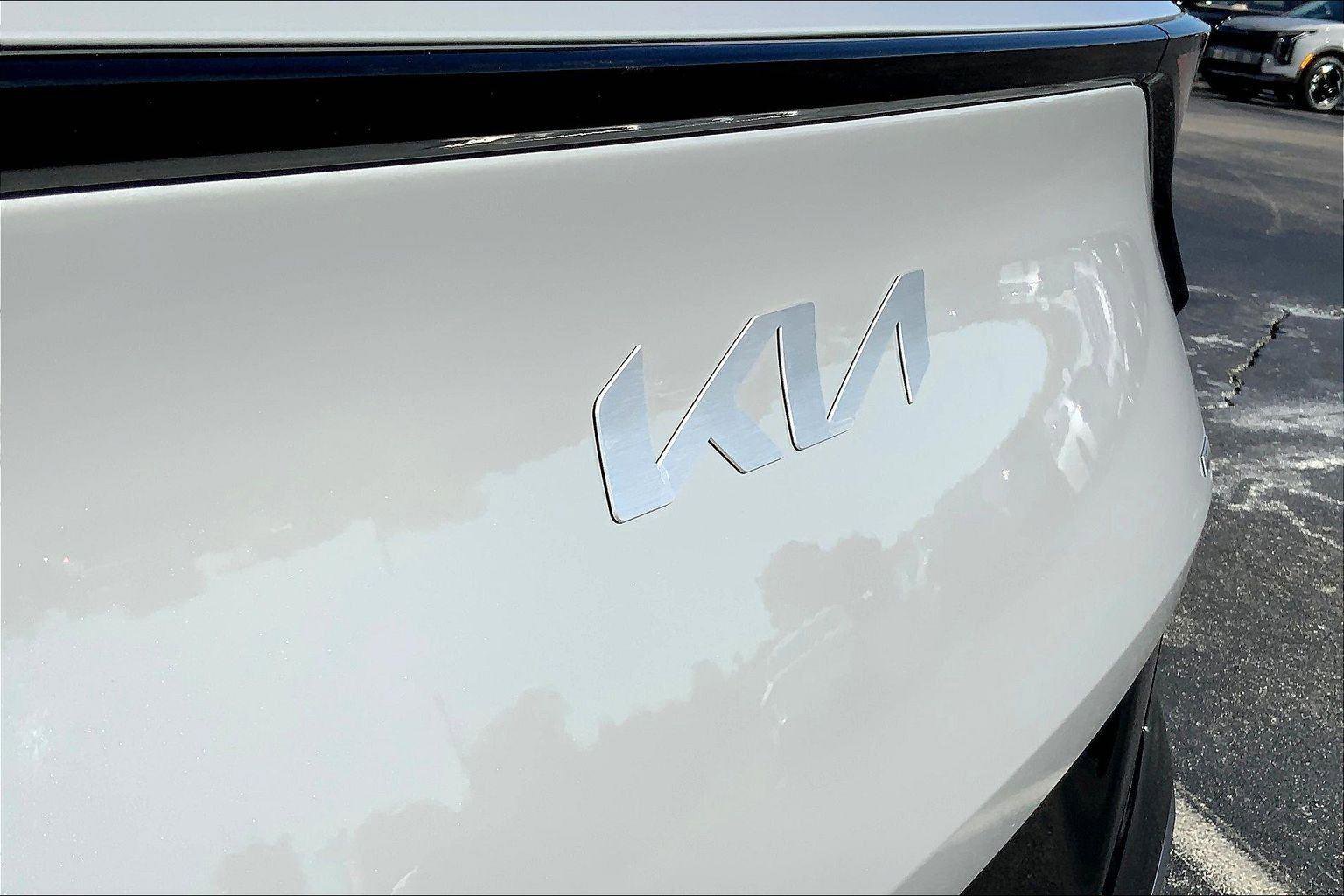 Used 2024 Kia Sportage SX image 30