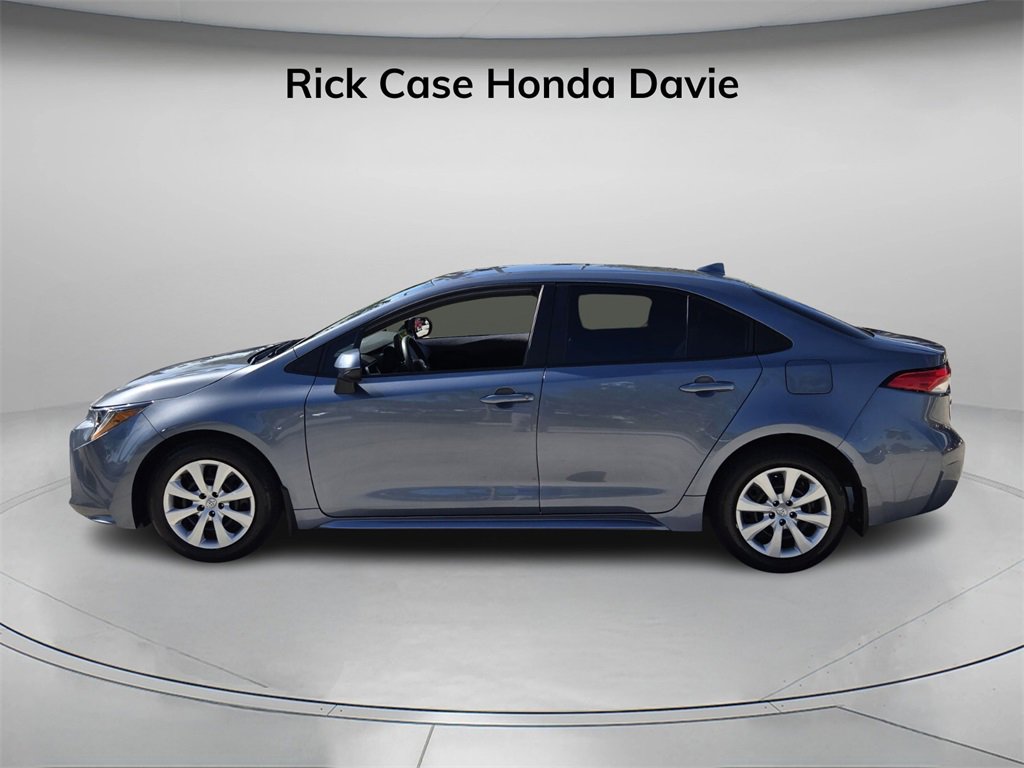 Used 2025 Toyota Corolla LE image 4