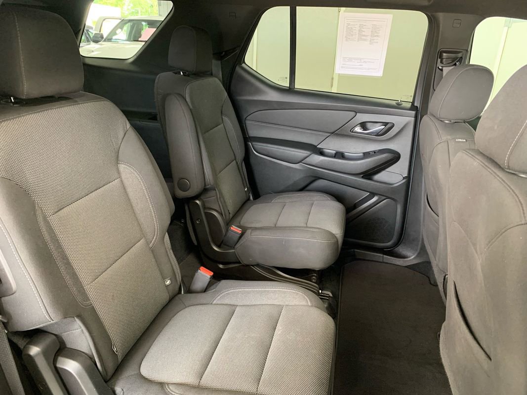 Used 2022 Chevrolet Traverse LT image 27