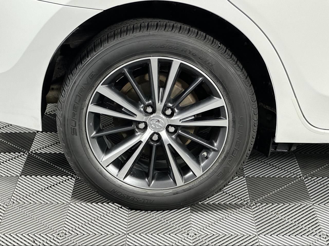 Used 2016 Toyota Corolla LE FWD image 14