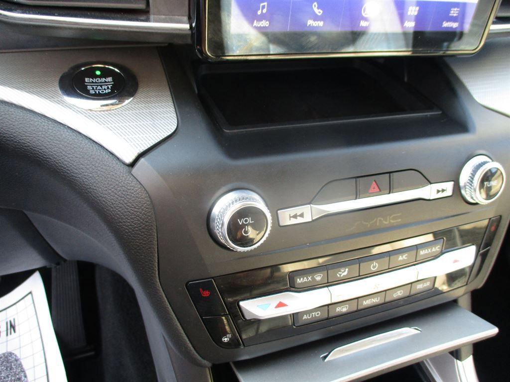 Used 2020 Ford Explorer XLT w/ Equipment Group 202A image 17