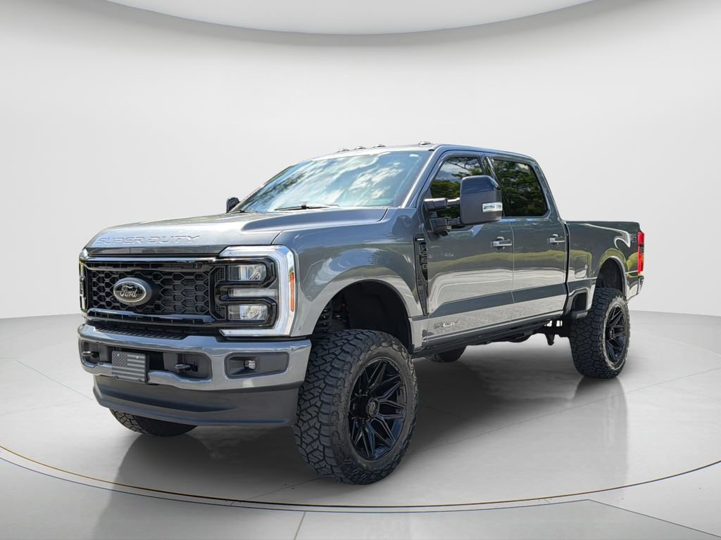 Used 2025 Ford F250 Lariat w/ Black Appearance Package image 1