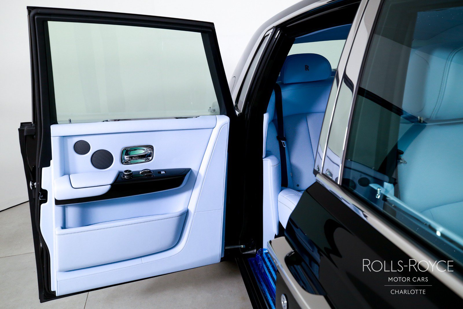 New 2027 Rolls-Royce Phantom Sedan RWD image 28