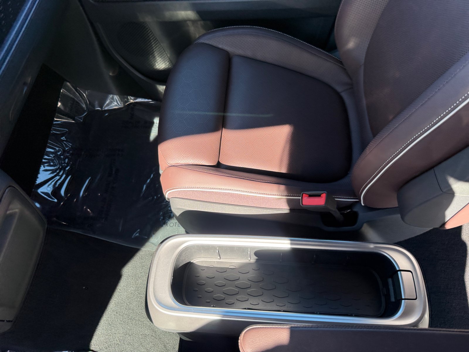 Certified 2025 Volkswagen ID. Buzz Pro S Plus AWD/4WD image 14