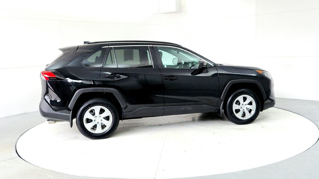 Certified 2021 Toyota RAV4 LE AWD/4WD image 6