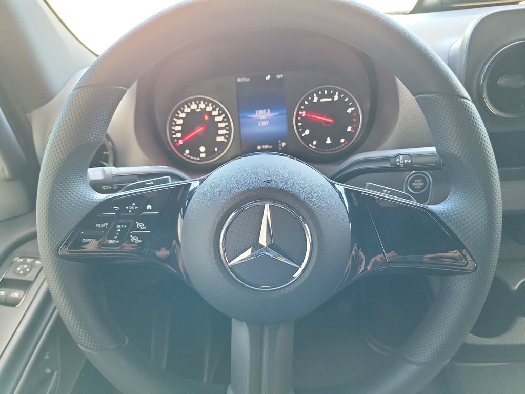 Used 2025 Mercedes-Benz Sprinter 2500 image 20