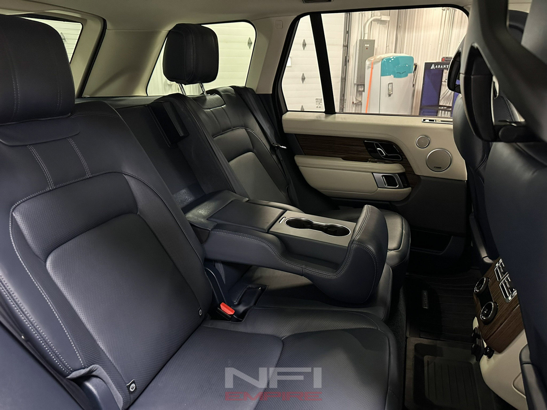 Used 2018 Land Rover Range Rover Supercharged AWD/4WD image 43