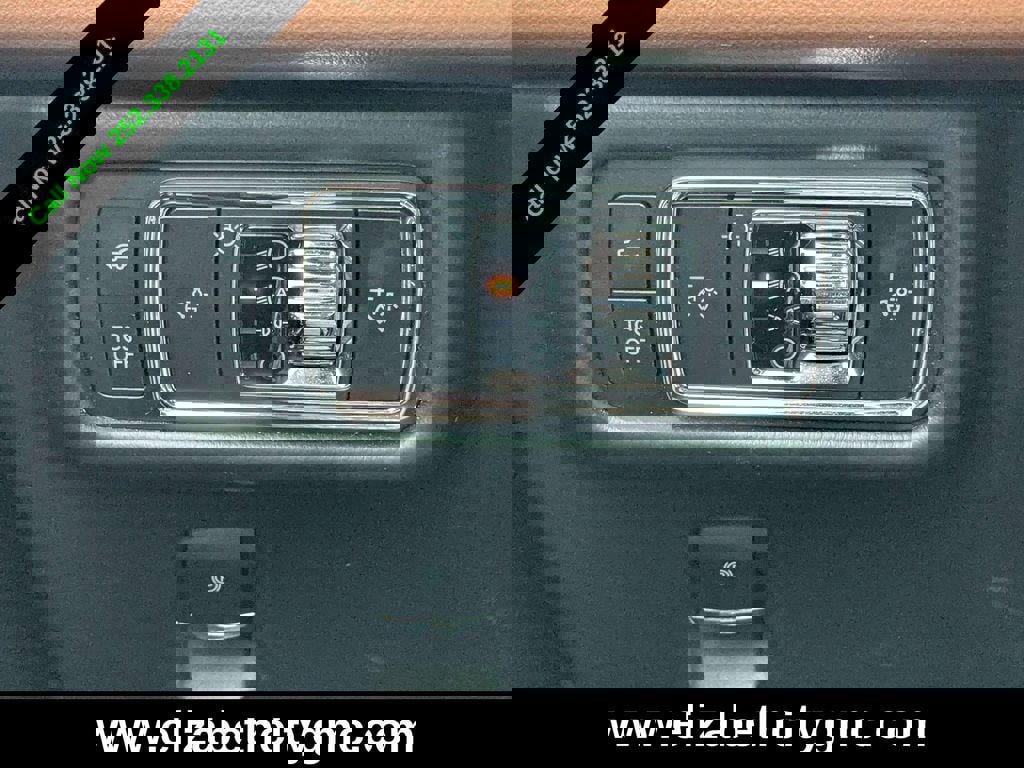 Used 2023 Lincoln Nautilus Reserve image 29