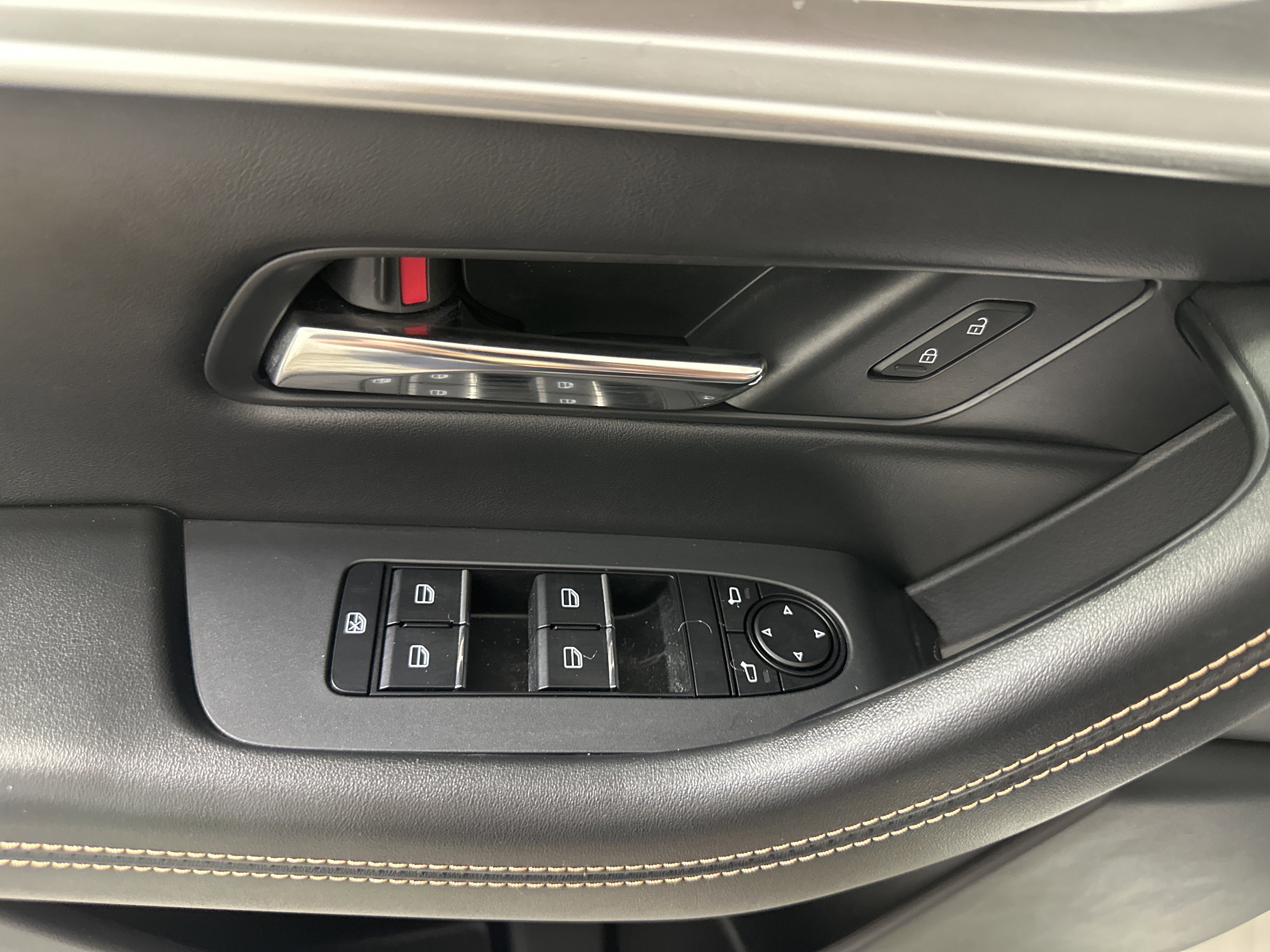 Used 2024 MAZDA CX-90 3.3 Turbo w/ Preferred Plus image 11