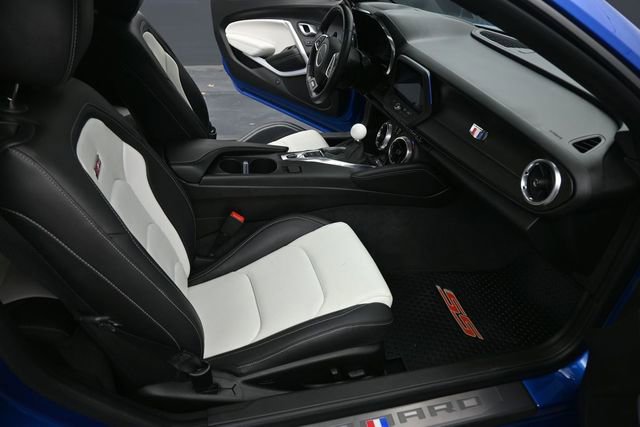 Used 2018 Chevrolet Camaro SS RWD image 27