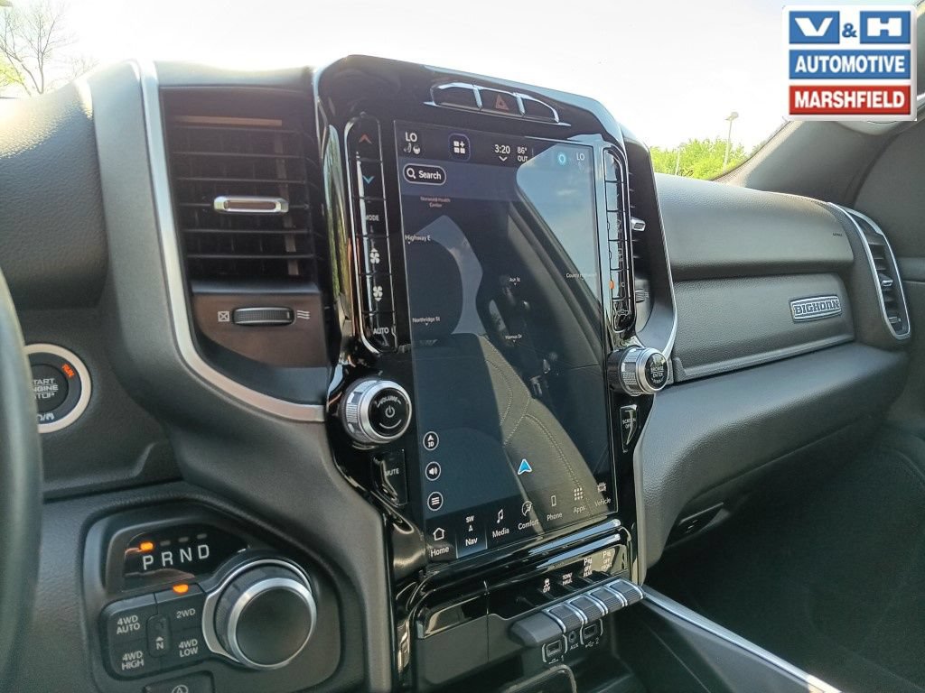 Used 2023 RAM 1500 4x4 Crew Cab image 3