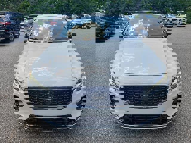 New 2024 Volvo S60 B5 Plus image 2