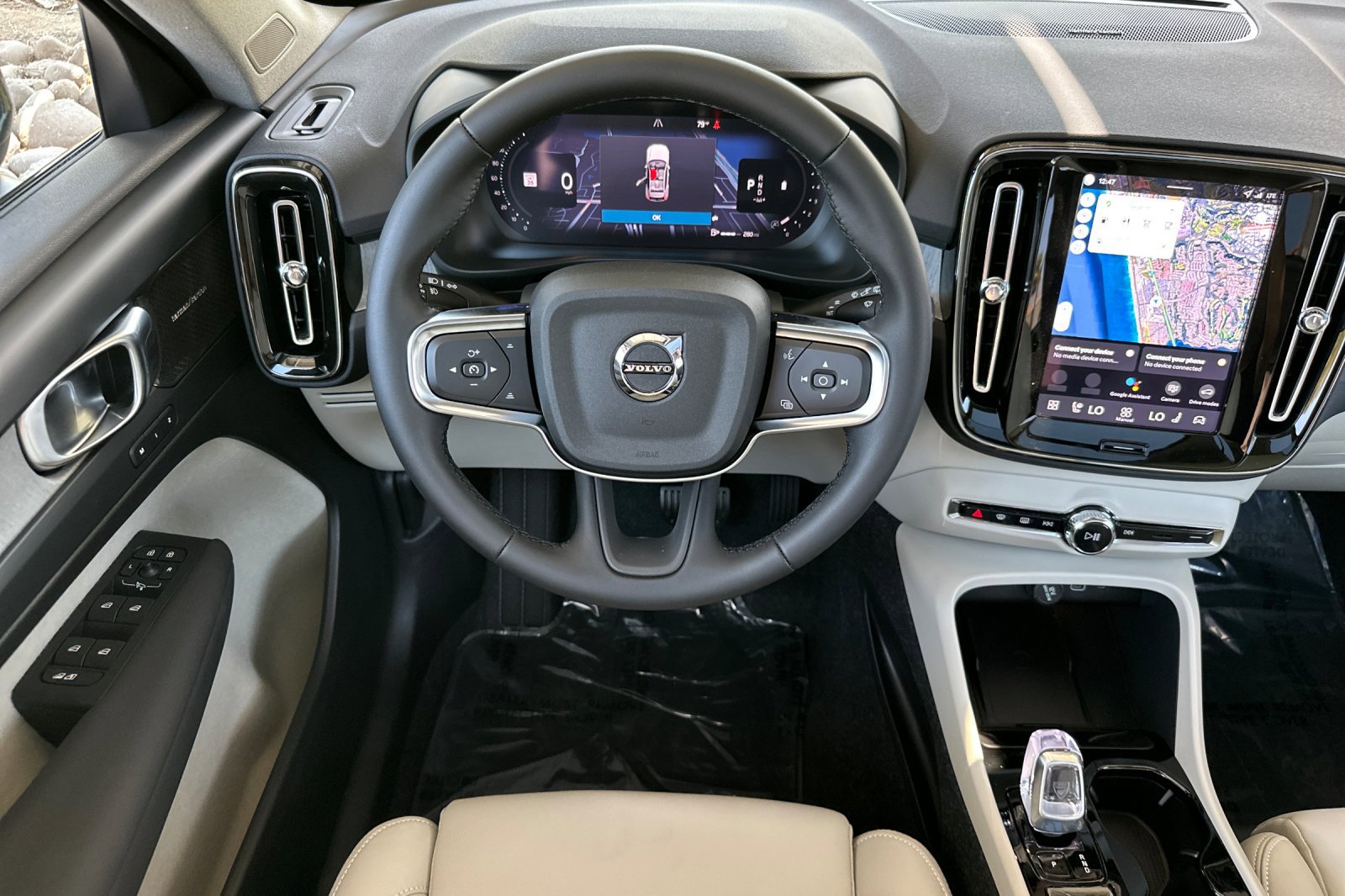 New 2026 Volvo XC40 B5 Ultra w/ Climate Package image 12