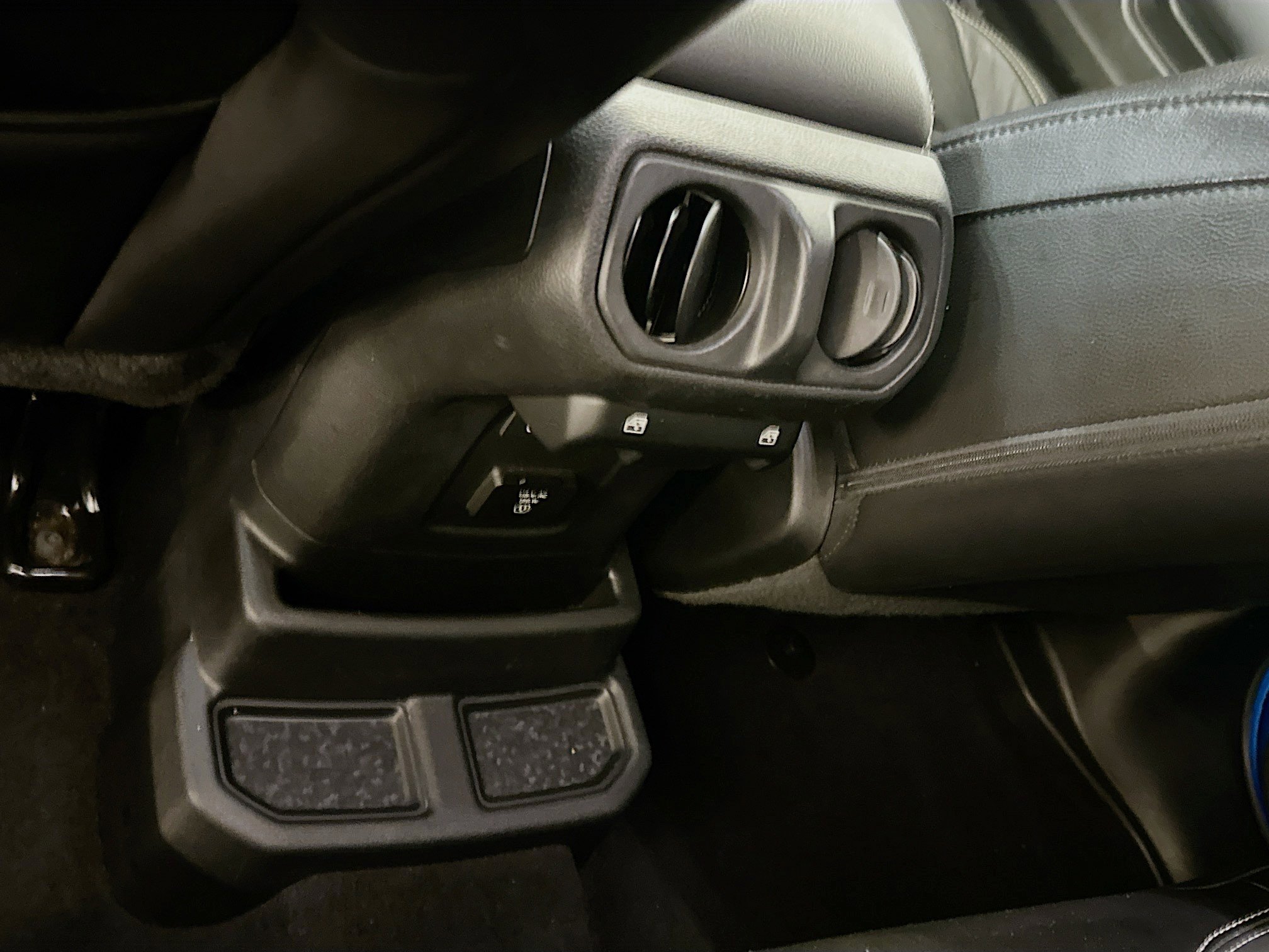 Used 2023 Jeep Wrangler Sahara image 28