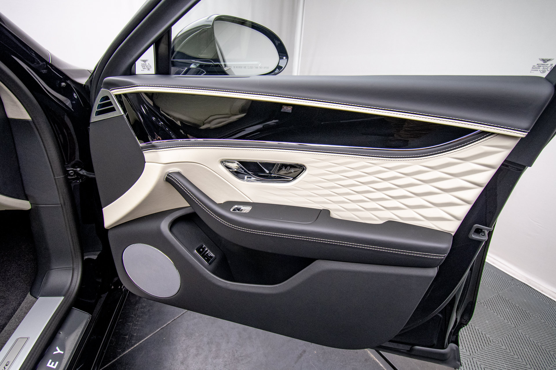 New 2026 Bentley Flying Spur V8 AWD/4WD image 41