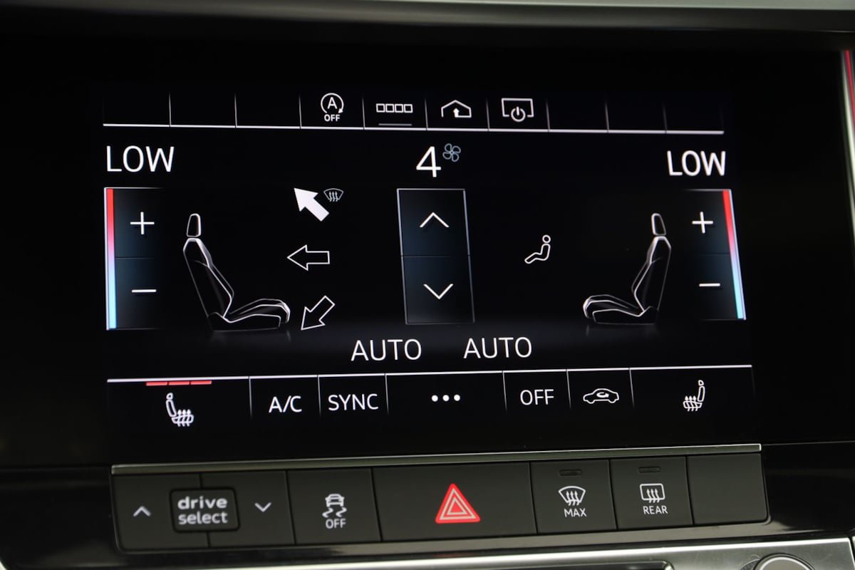 Used 2024 Audi A6 Premium Plus AWD/4WD image 30