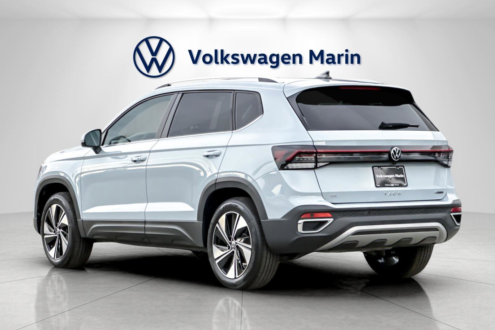New 2026 Volkswagen Taos SE image 3
