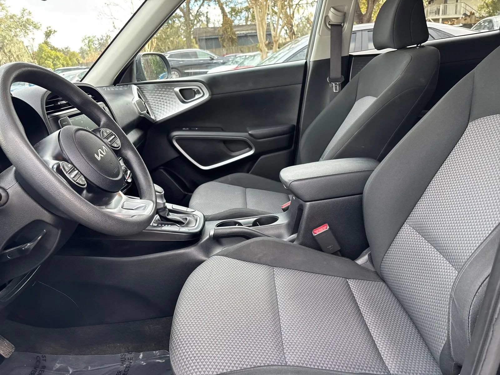 Used 2023 Kia Soul LX w/ Option Group 015 FWD image 10