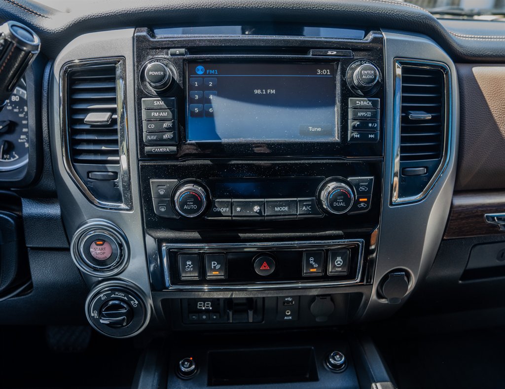 Used 2017 Nissan Titan Platinum Reserve AWD/4WD image 21