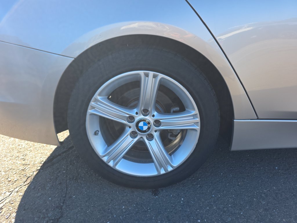 Used 2015 BMW 328i xDrive Sedan AWD/4WD image 11