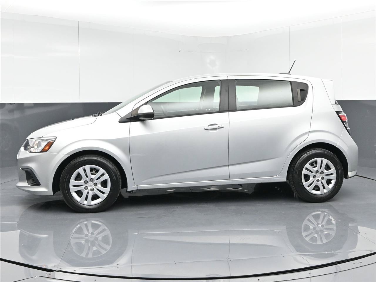 Used 2020 Chevrolet Sonic LT FWD image 8