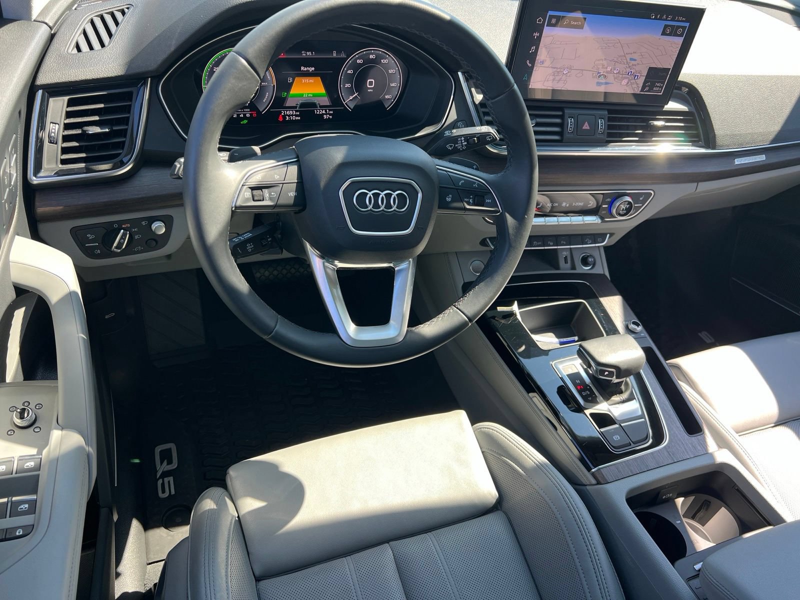 Used 2023 Audi Q5 e Prestige w/ Prestige Package AWD/4WD image 42