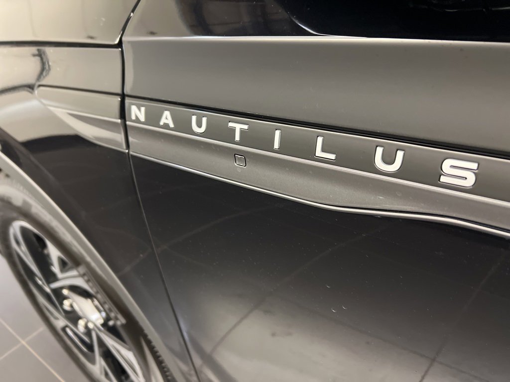 Used 2025 Lincoln Nautilus Premier w/ Equipment Group 102A image 35