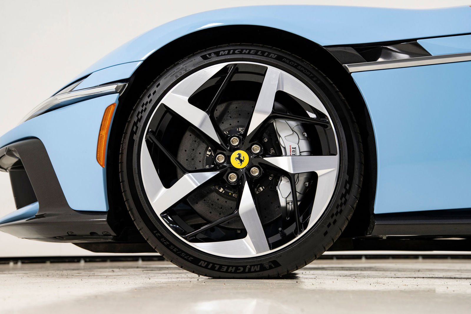 Certified 2025 Ferrari 12Cilindri RWD image 19