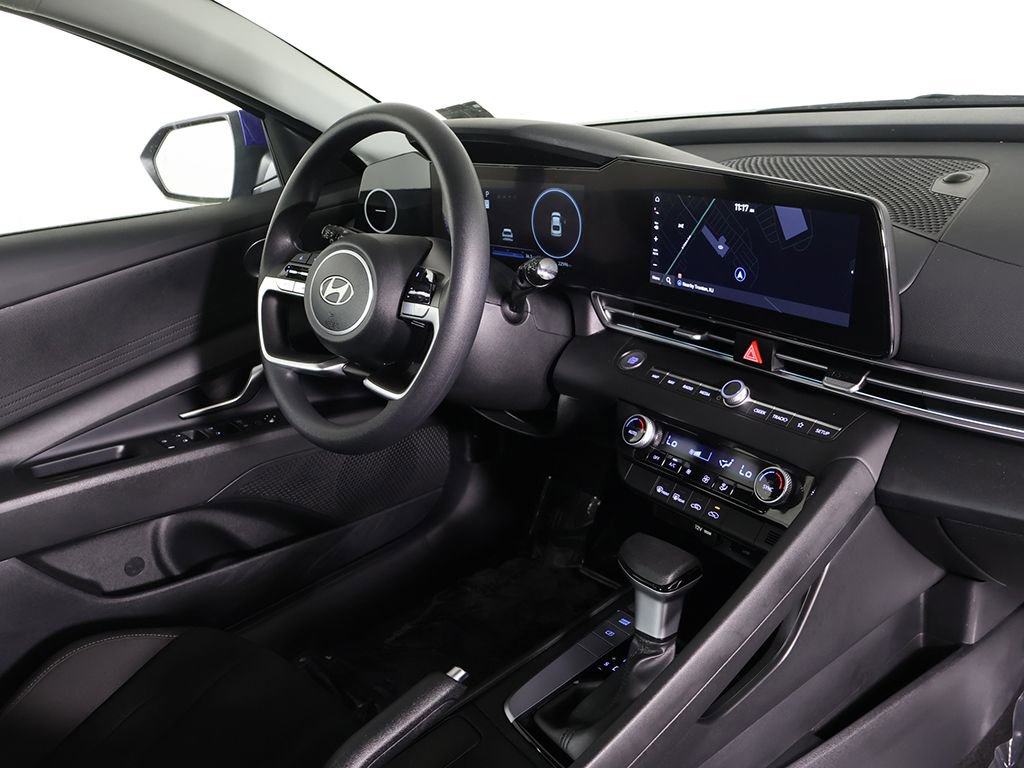 Certified 2024 Hyundai Elantra SEL image 23