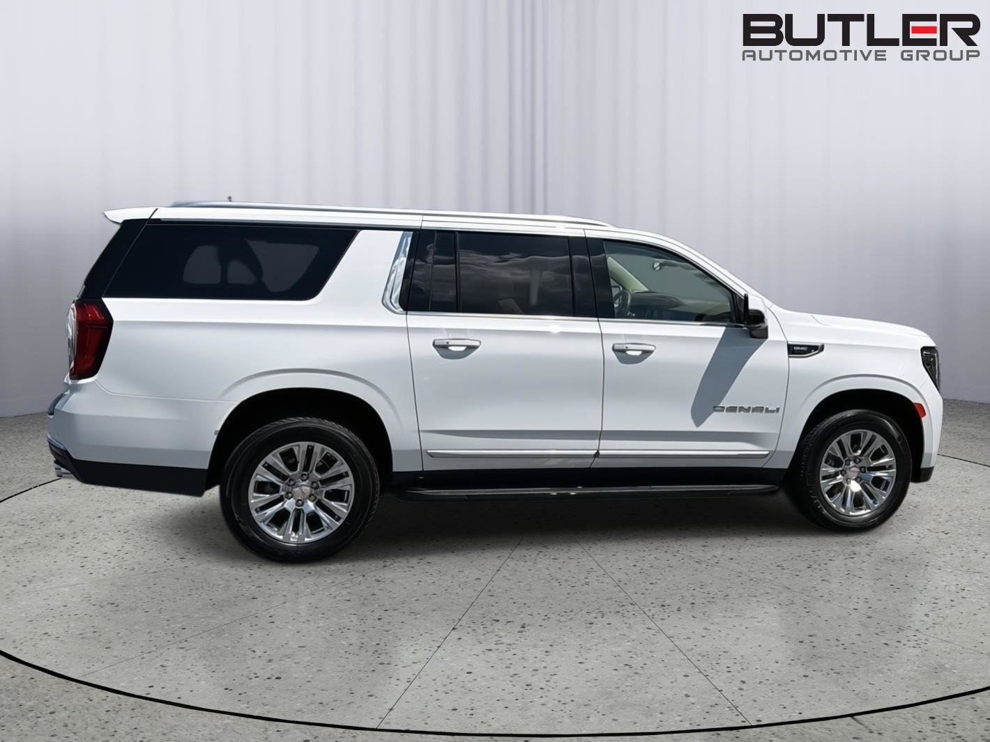 Used 2024 GMC Yukon XL Denali RWD image 7