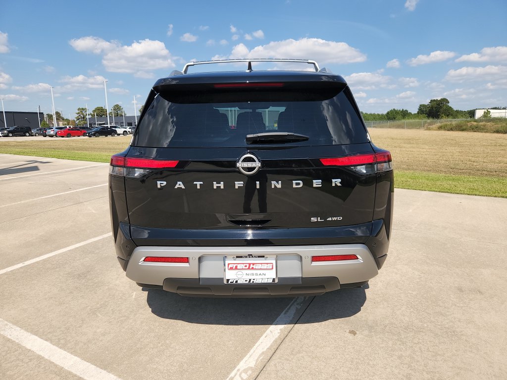 Used 2025 Nissan Pathfinder SL AWD/4WD image 6