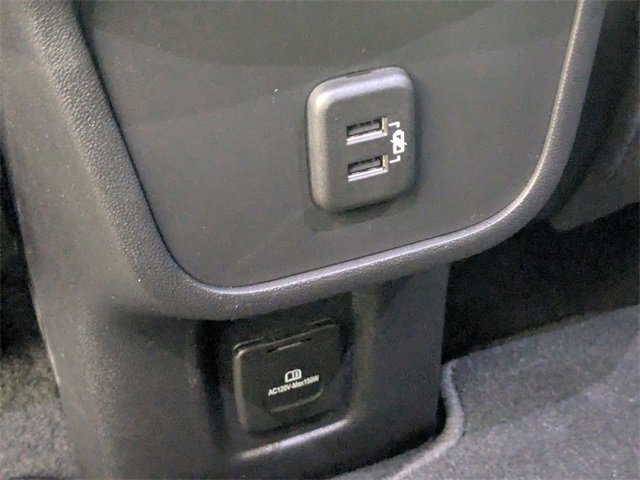 Used 2023 Chevrolet Equinox RS w/ RS Leather Package image 27