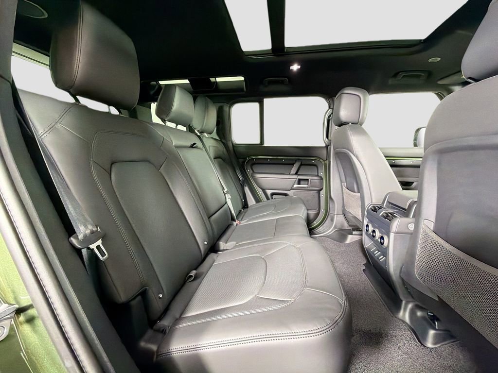 New 2026 Land Rover Defender 110 X-Dynamic SE AWD/4WD image 29
