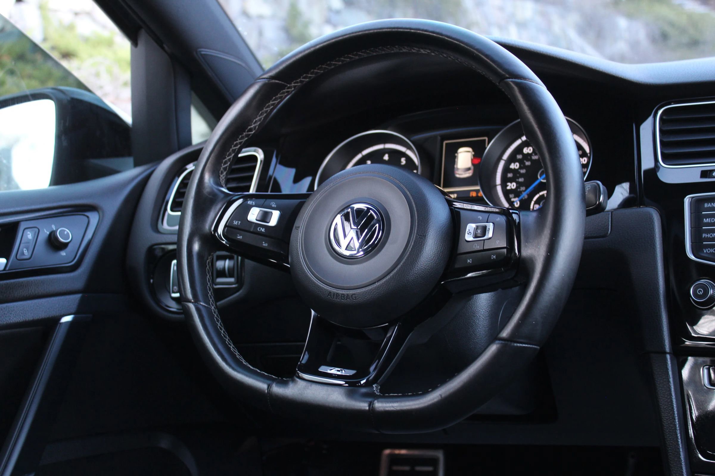 Used 2016 Volkswagen Golf 4-Door image 20