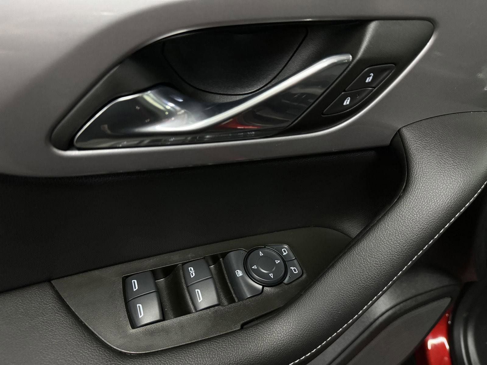 Used 2025 Chevrolet Blazer LT w/ Driver Confidence Package image 16